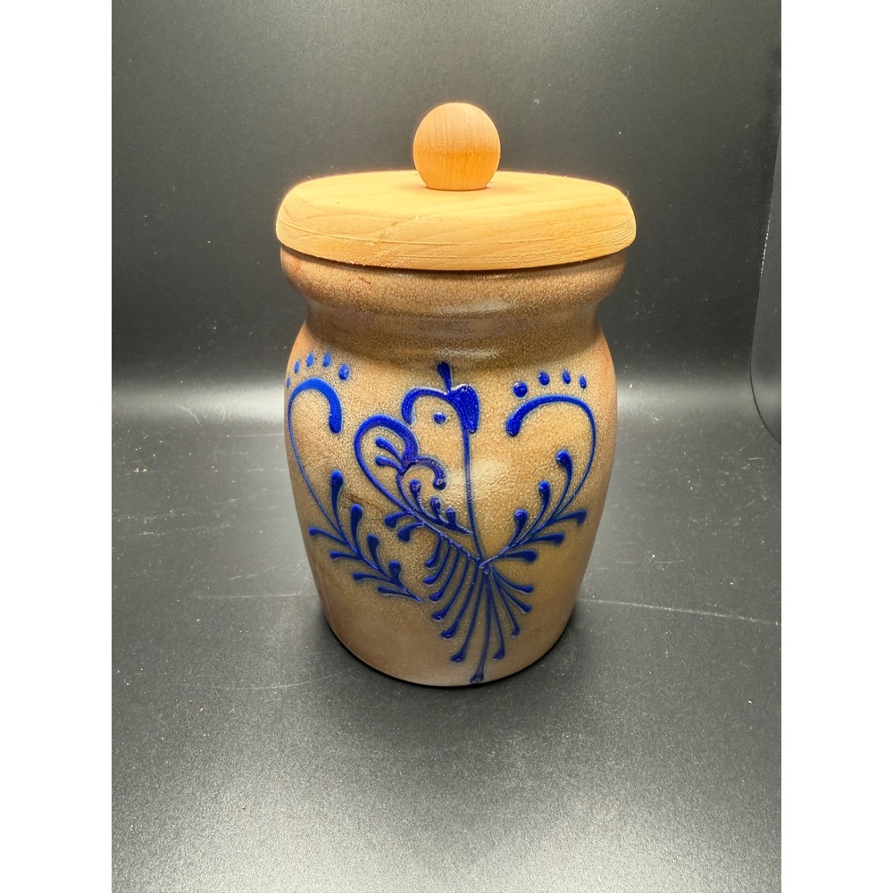Vintage Stoneware Crock Pot Jar Rustic‎ Blue Floral Design with Wooden Lid 1996